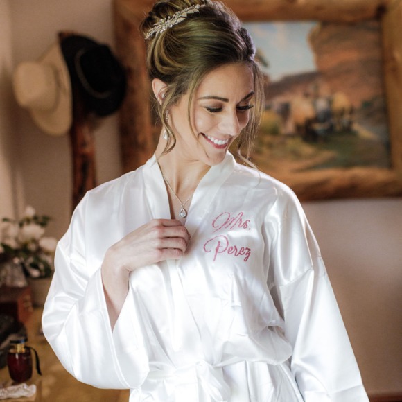 Meet your Posher, Mindy - Picture 1 of 1